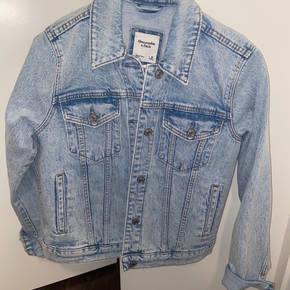 Abercrombie Light Wash Jean Jacket - Picture 6 of 10